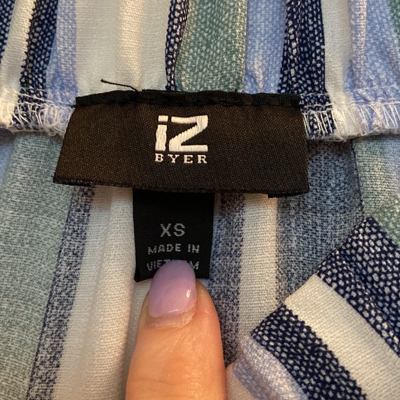New without tags women’s size Xs IZ byer top. - Picture 4 of 4